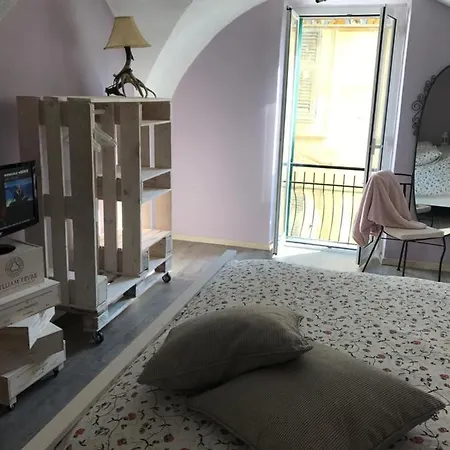 Alojamento de Acomodação e Pequeno-almoço La Paramira 3*